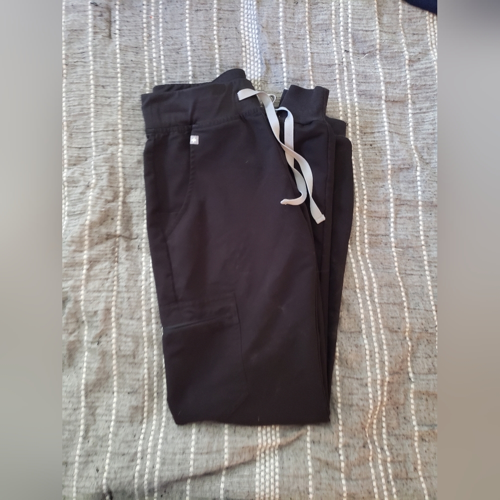 Jogger style fig scrub pants